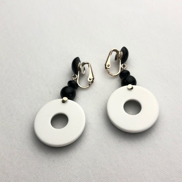 🐷 Handmade Black and White Clip ons - Picture 4 of 5